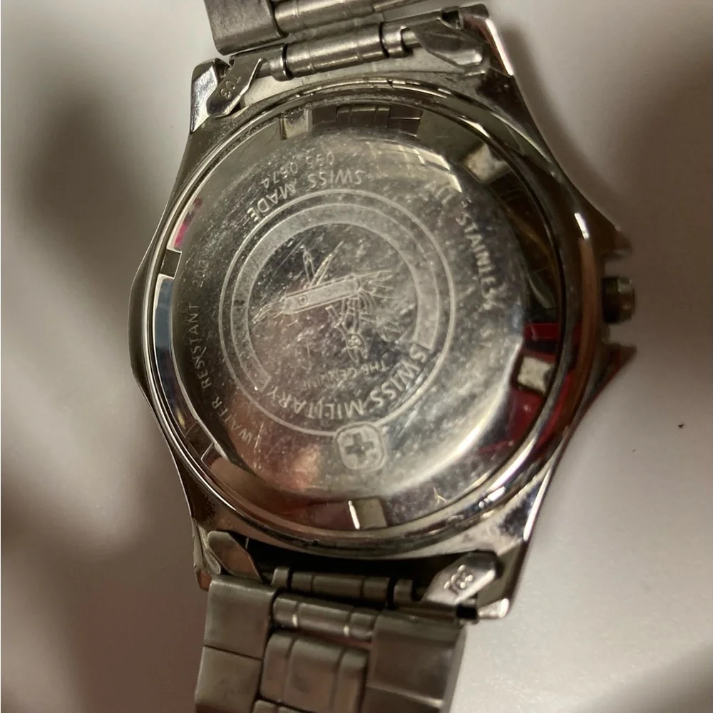 Swiss Military watch, missing stem and crown, parts or restore. 095-0674